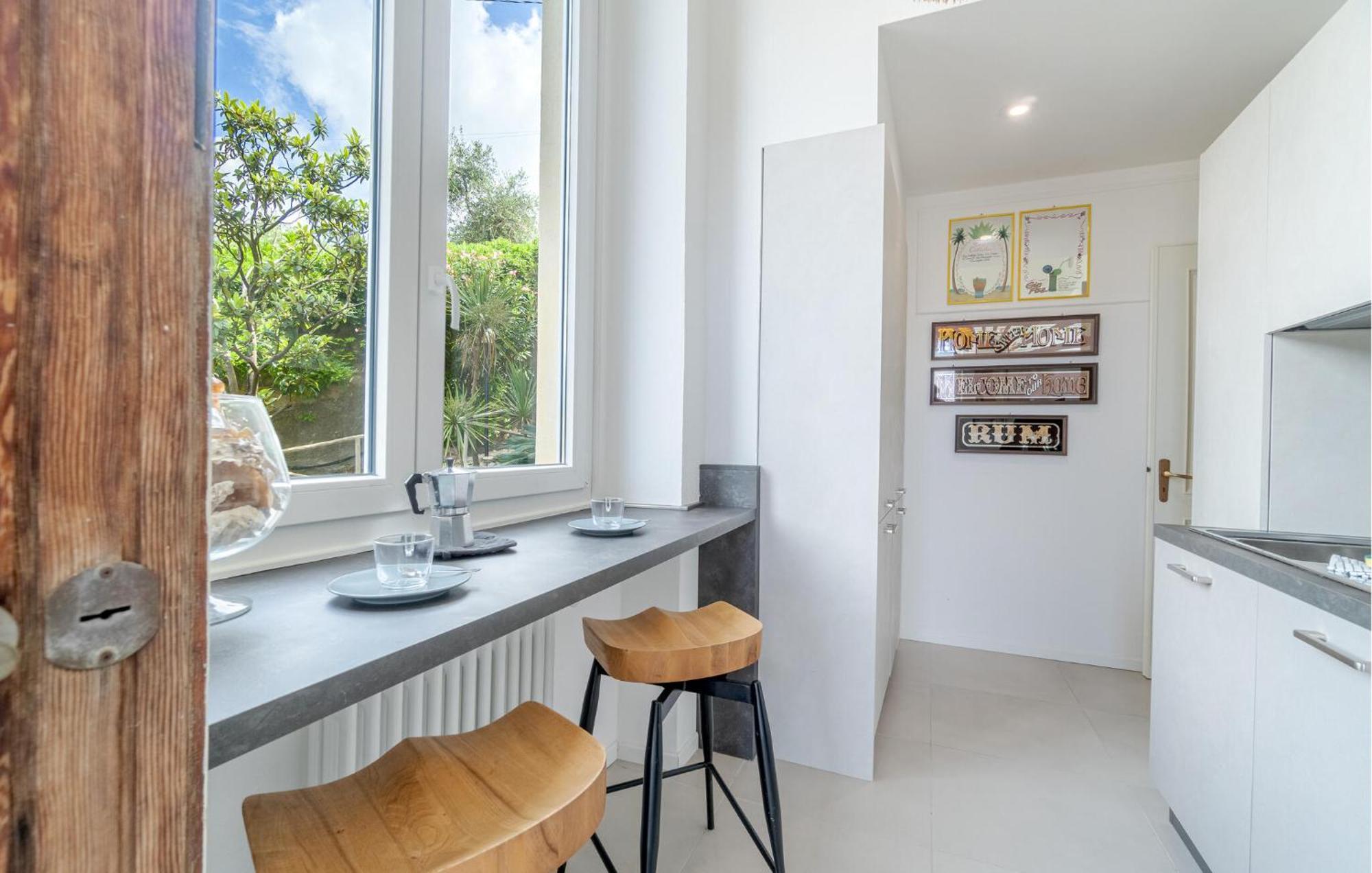Apartment 1 Bedroom In *